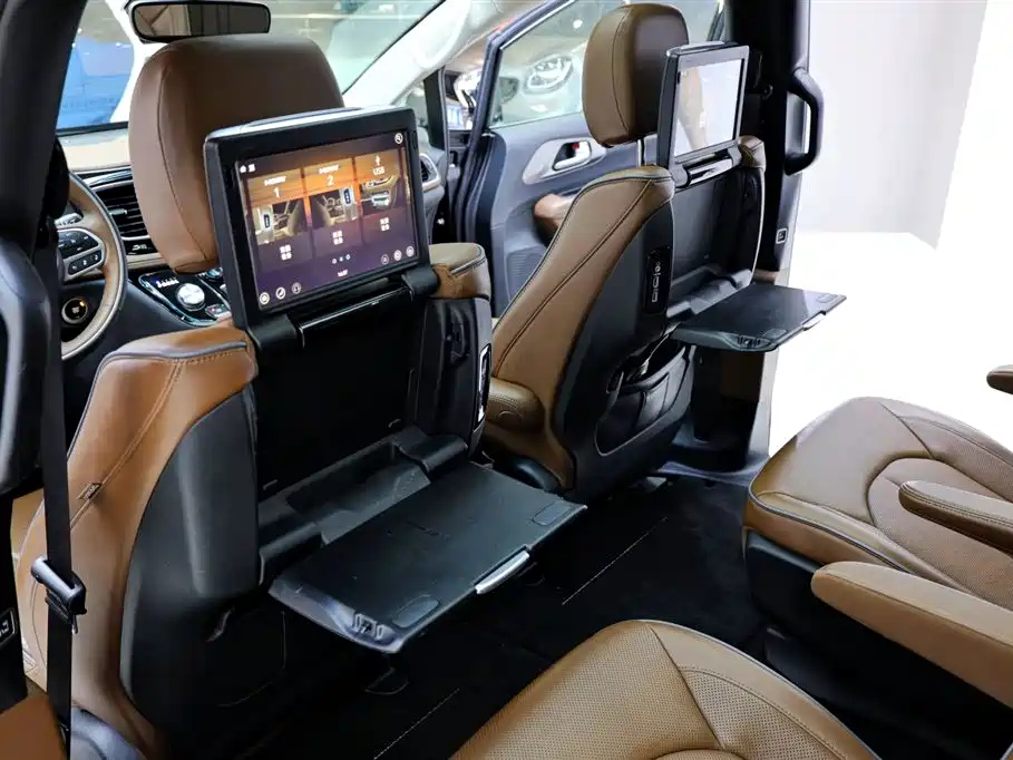 CHRYSLER OTHER 2017
