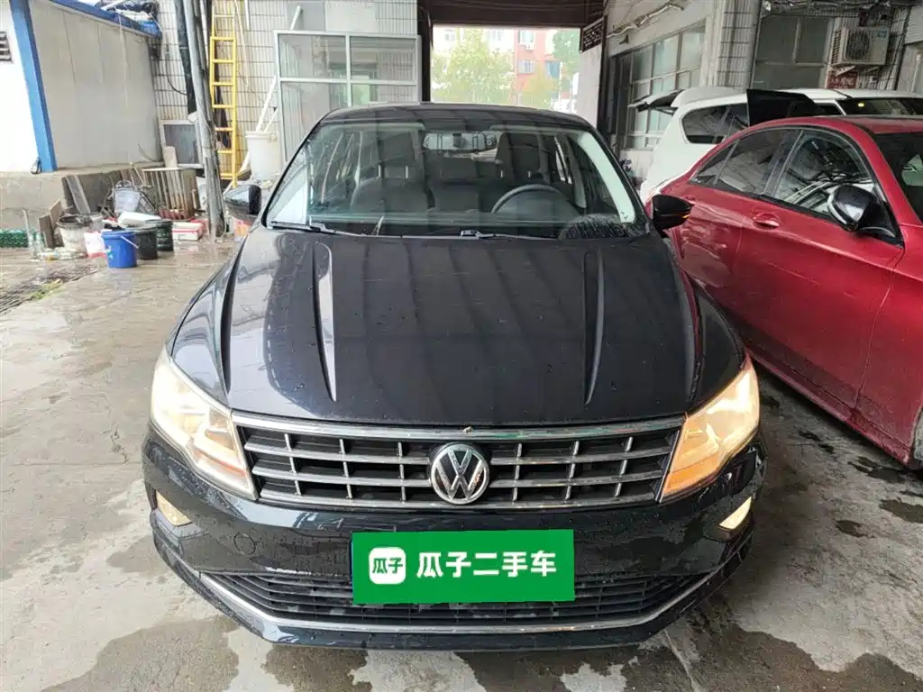 VOLKSWAGEN JETTA 2017