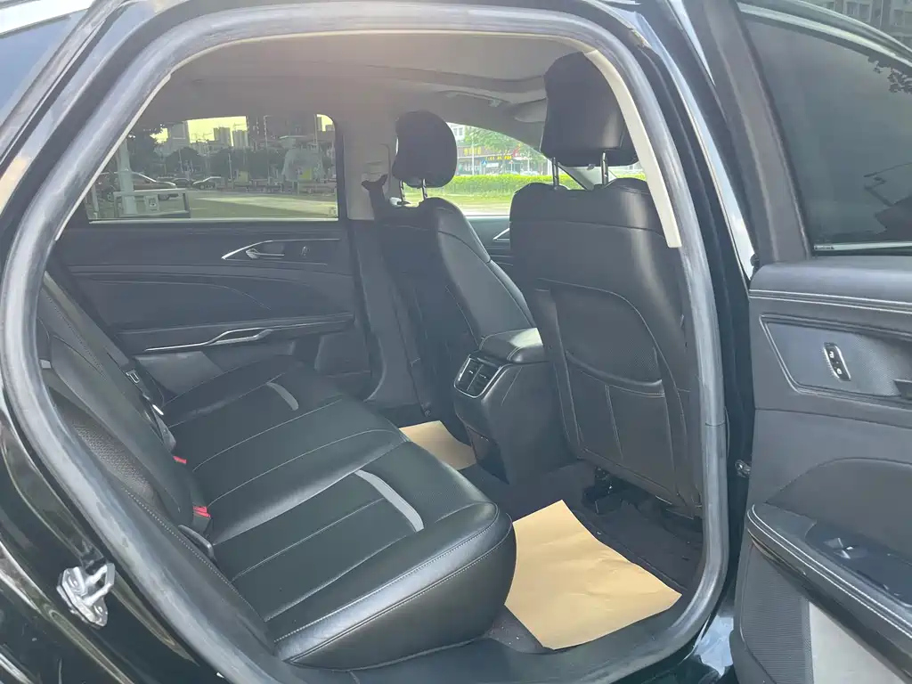 FORD TAURUS 2017
