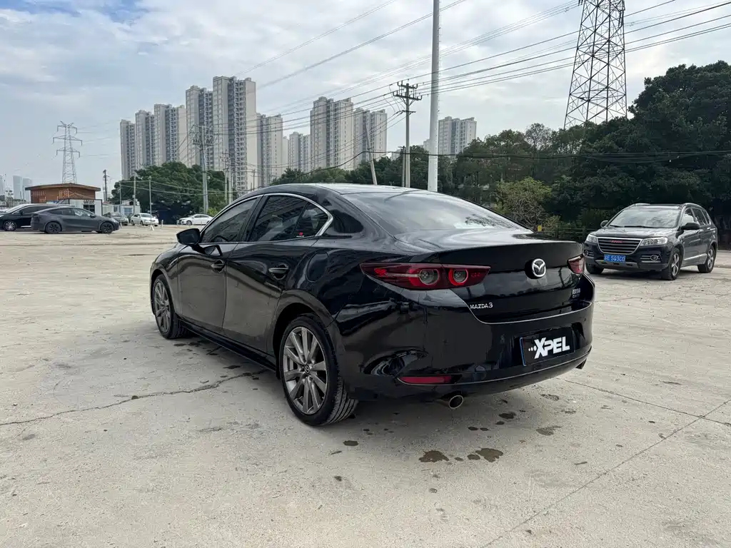 MAZDA 3 AXELA 2022