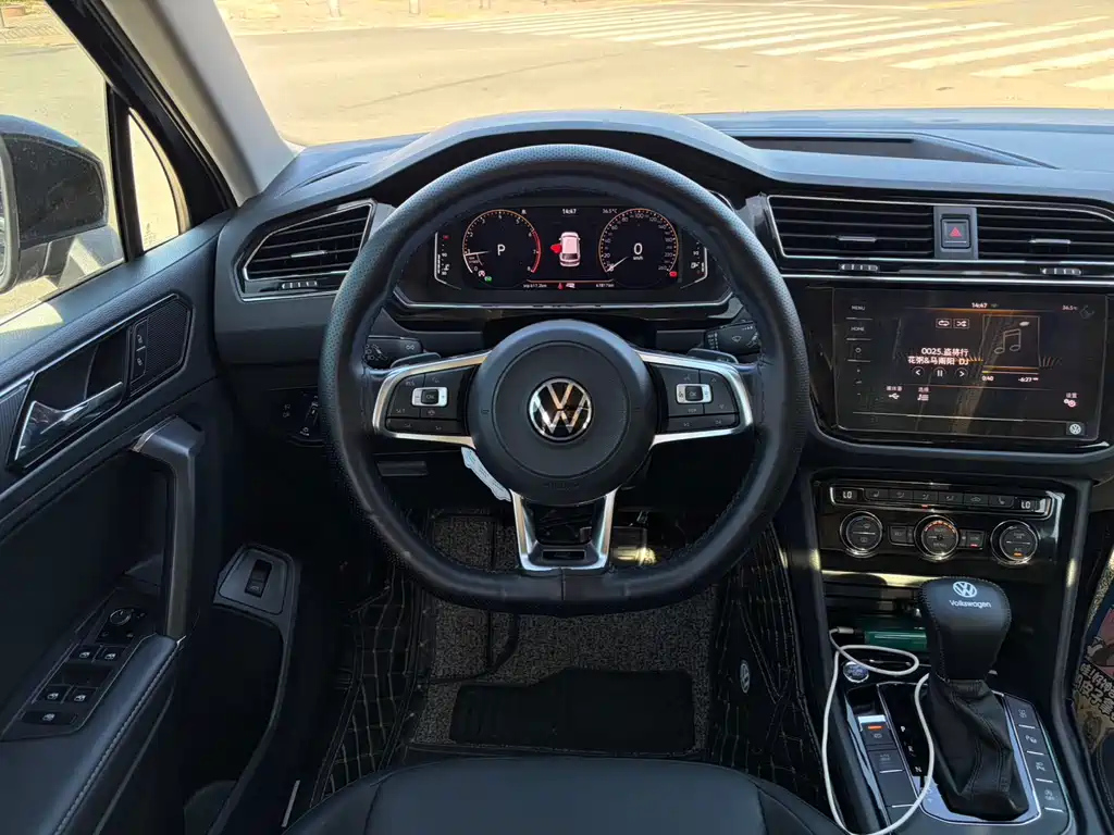 VOLKSWAGEN TIGUAN L 2021