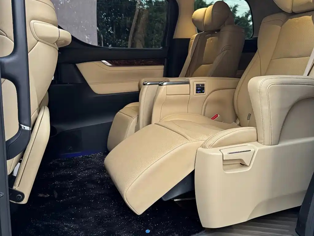 TOYOTA ALPHARD 2018