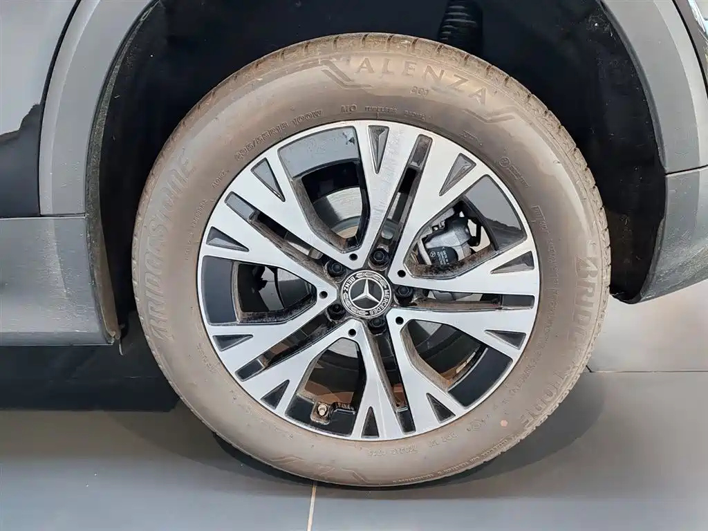 MERCEDES BENZ GLB 2025