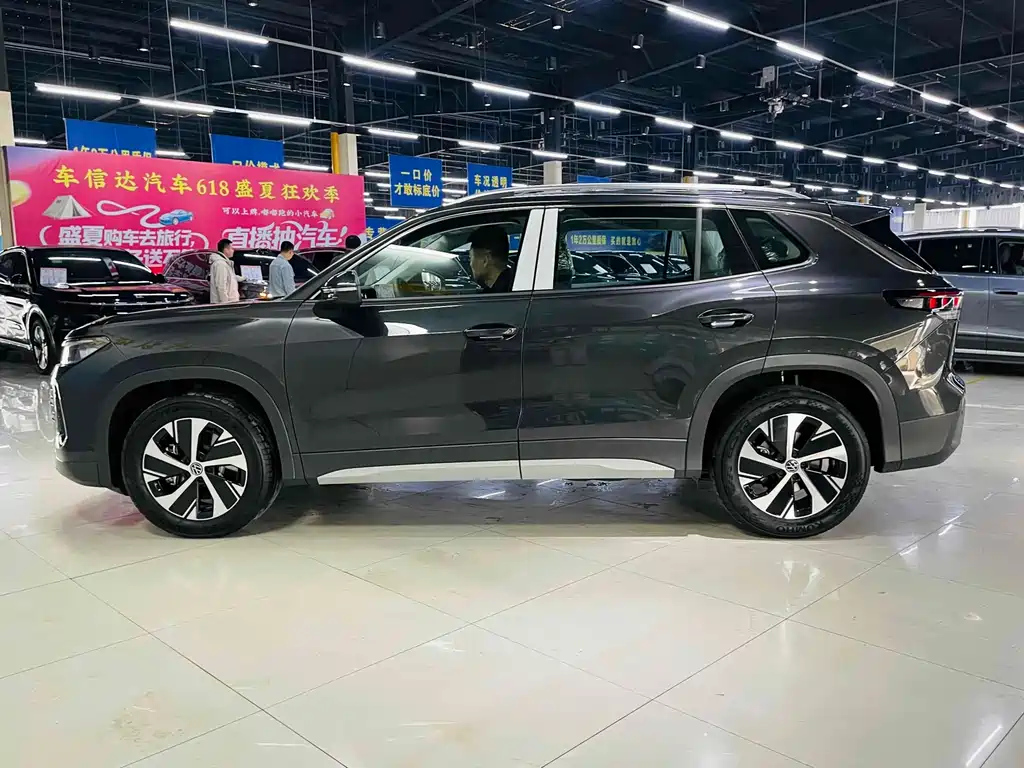 VOLKSWAGEN TAYRON 2025