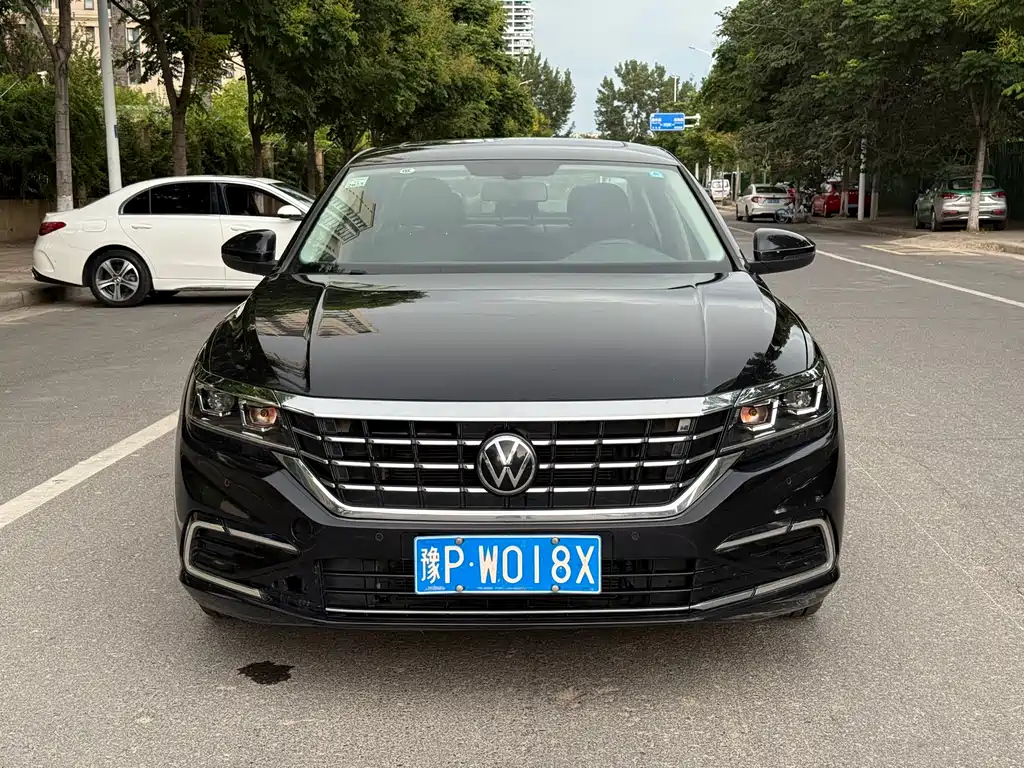 VOLKSWAGEN PASSAT 2021