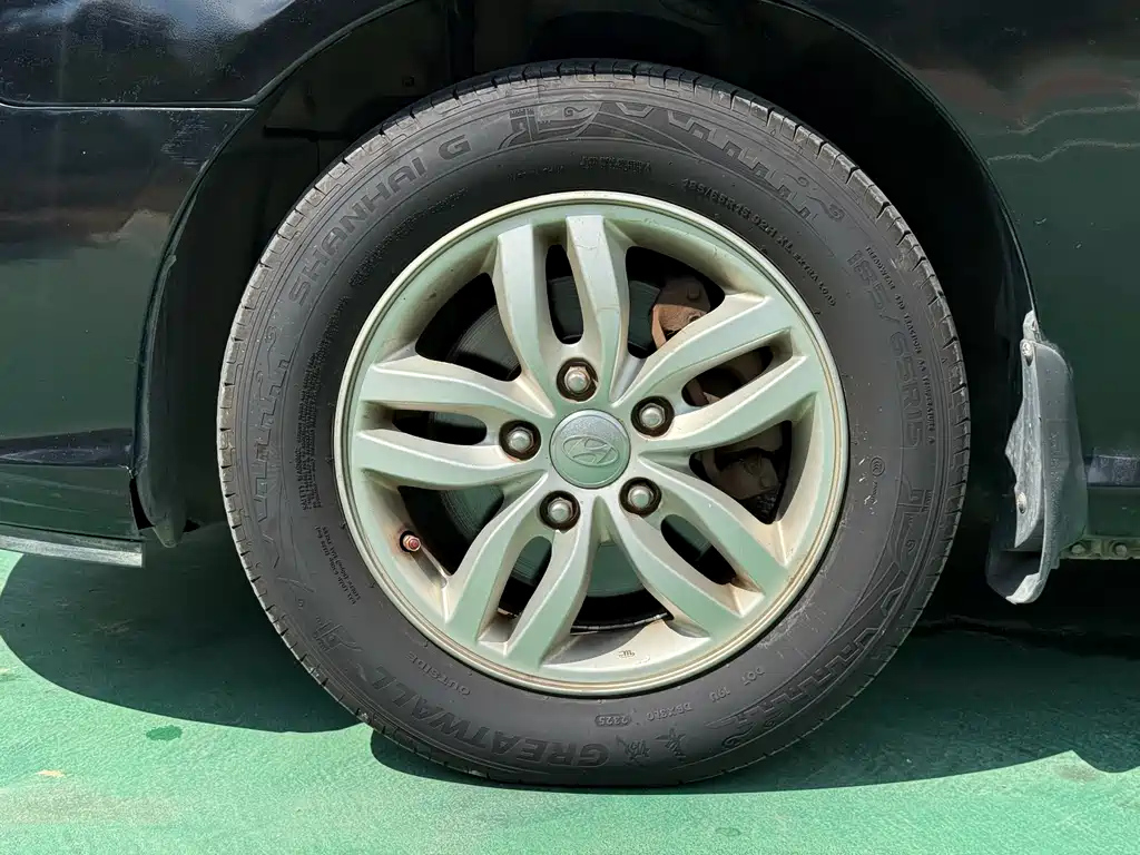 HYUNDAI CELESTA 2014