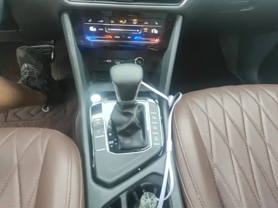 VOLKSWAGEN TIGUAN L 2023