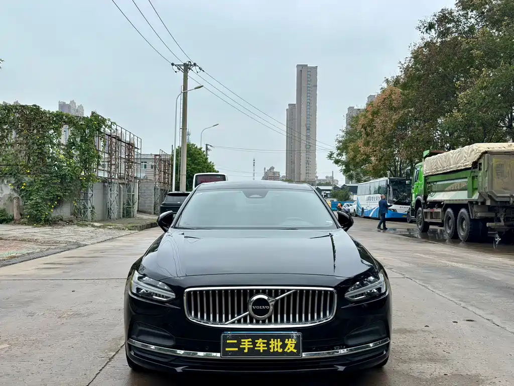 VOLVO S90 2022