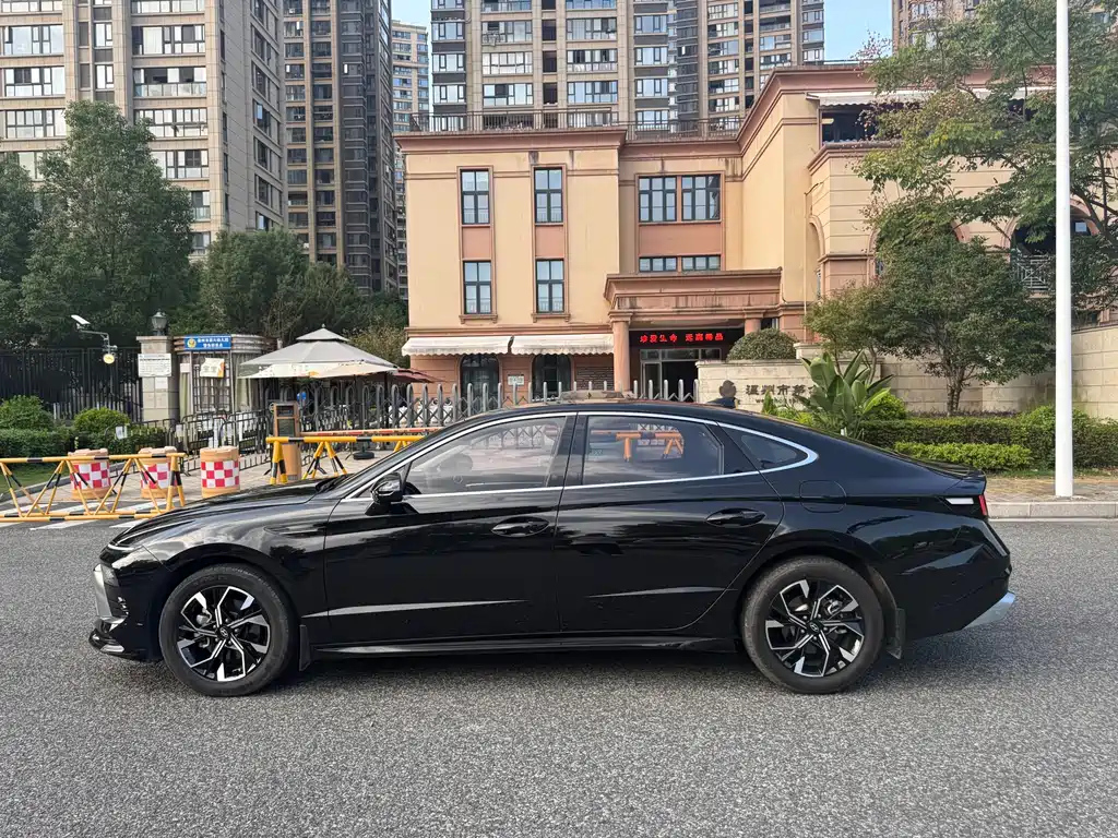 HYUNDAI SONATA 2024