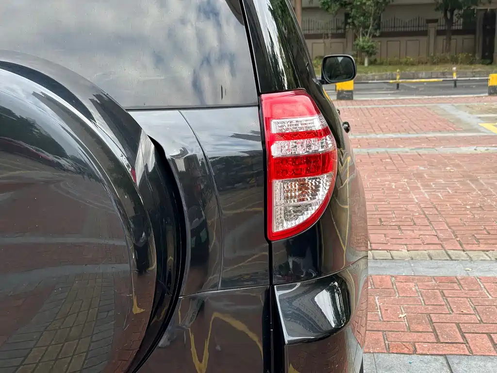 TOYOTA RAV4 RONGFANG 2011