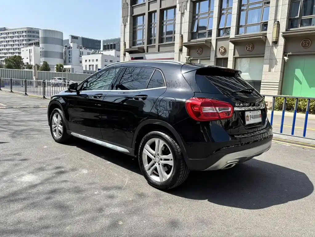 MERCEDES BENZ GLA 2016