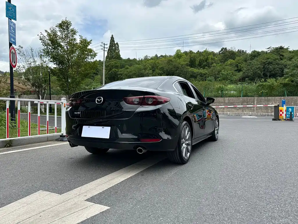 MAZDA 3 AXELA 2023