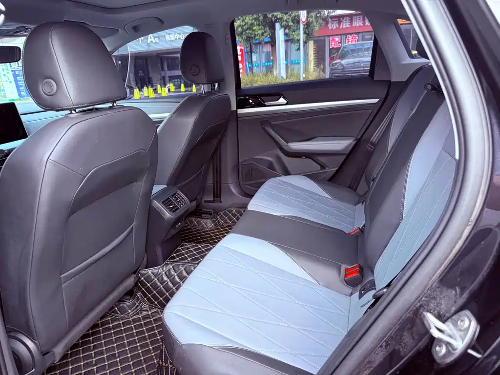 VOLKSWAGEN LAVIDA 2024