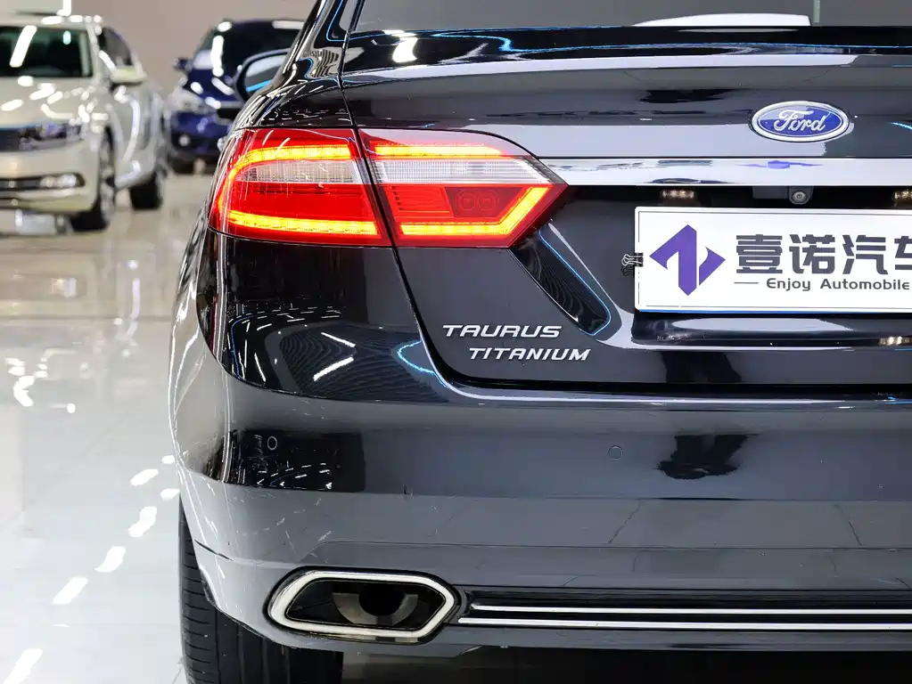 FORD TAURUS 2016