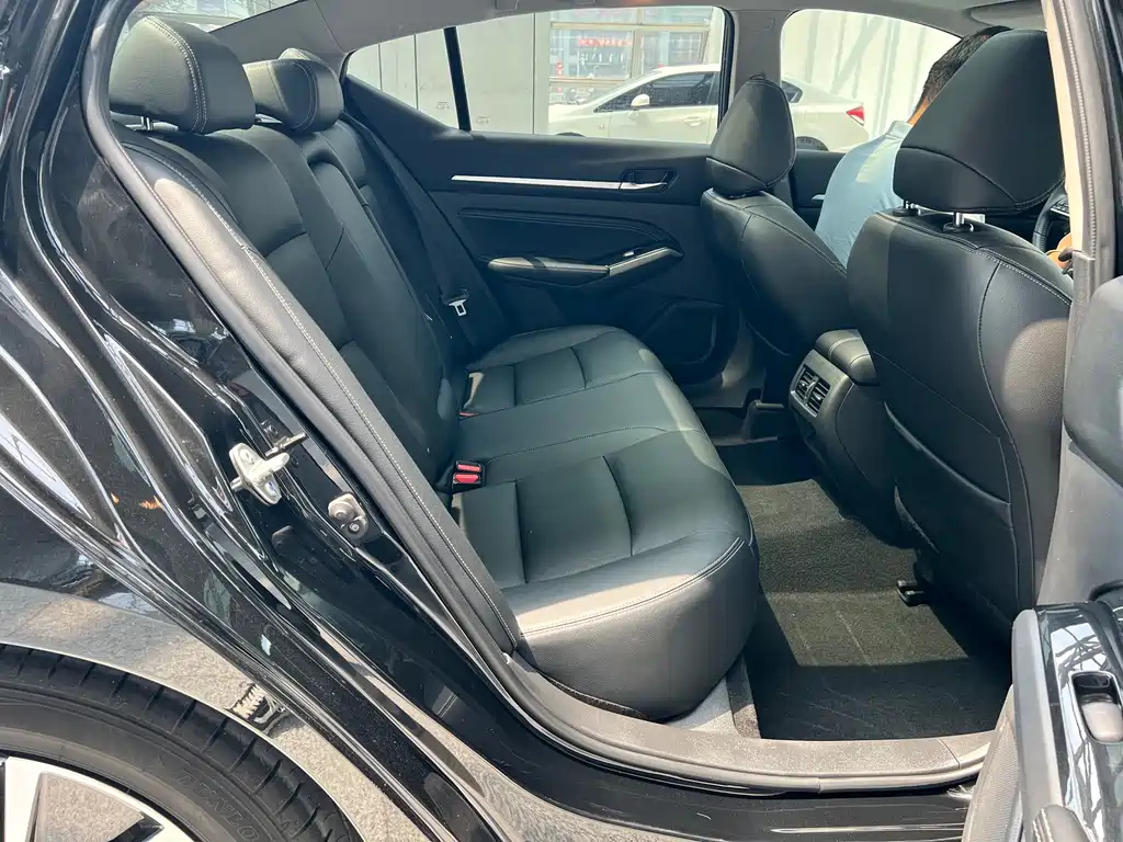 NISSAN TEANA 2022
