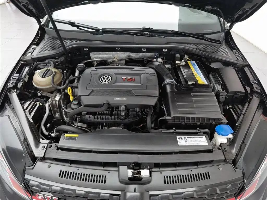 VOLKSWAGEN GOLF GTI 2019
