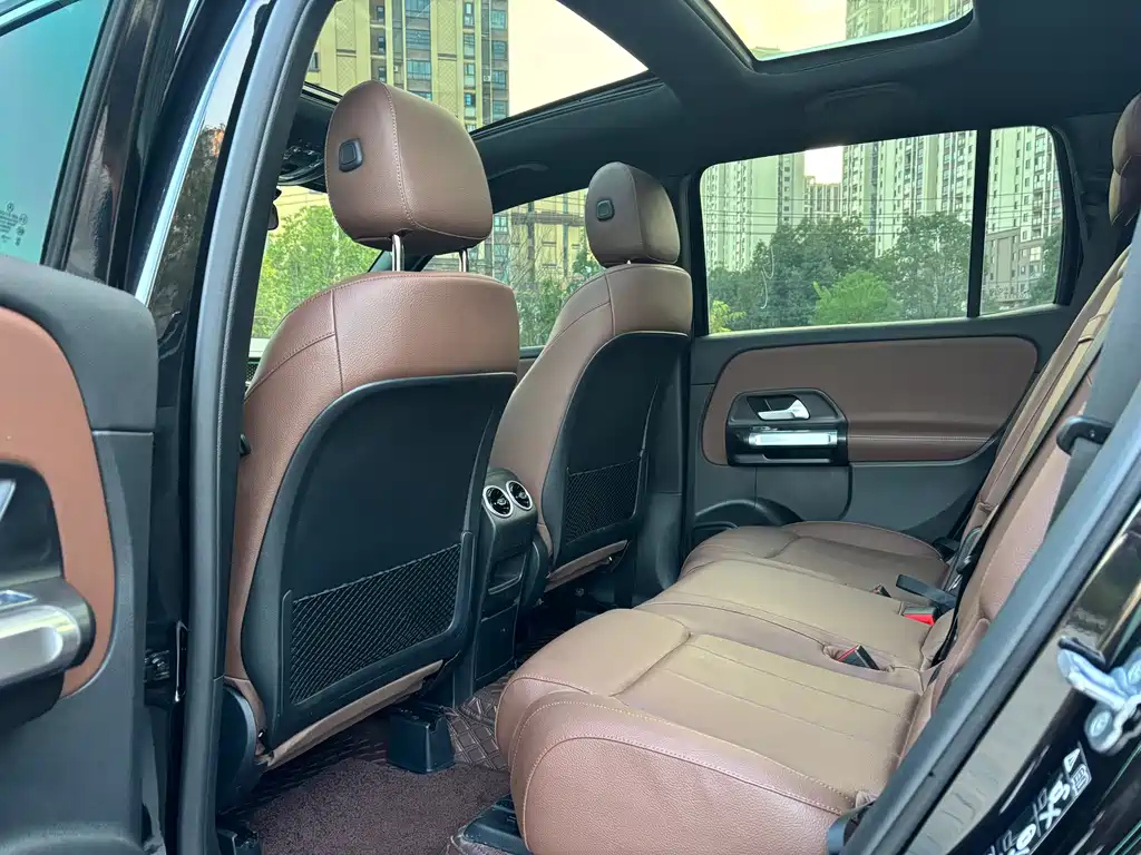 MERCEDES BENZ GLB 2024