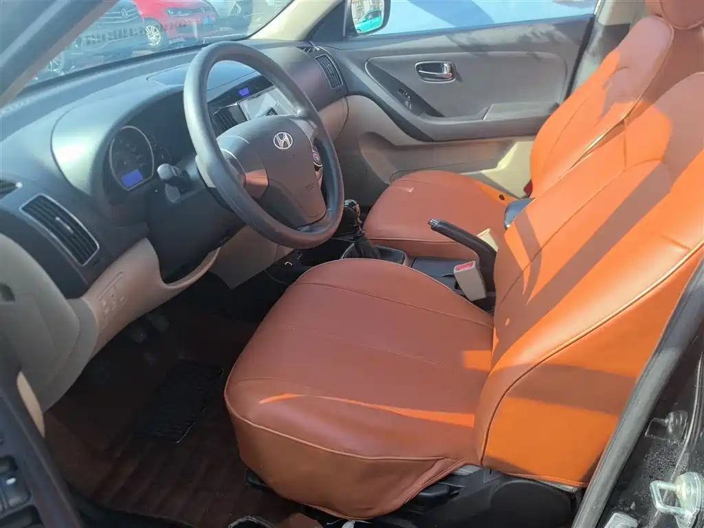 HYUNDAI CELESTA 2015