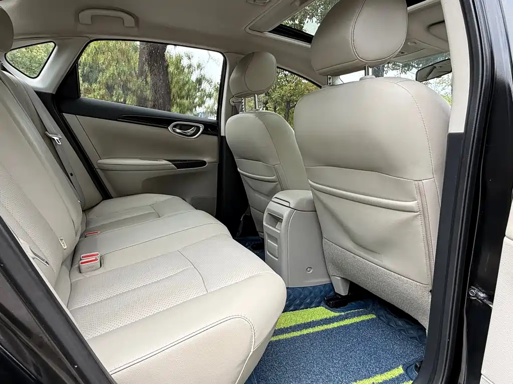 NISSAN SYLPHY 2019