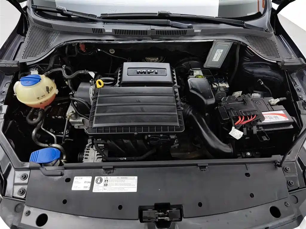 VOLKSWAGEN SANTANA 2017