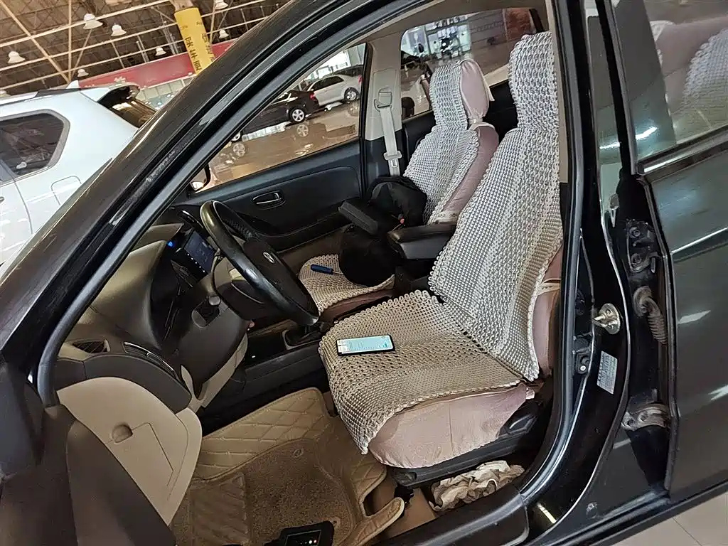 HYUNDAI CELESTA 2015