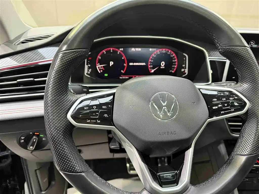 VOLKSWAGEN TIGUAN L 2022