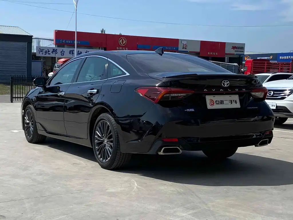 TOYOTA AVALON 2019