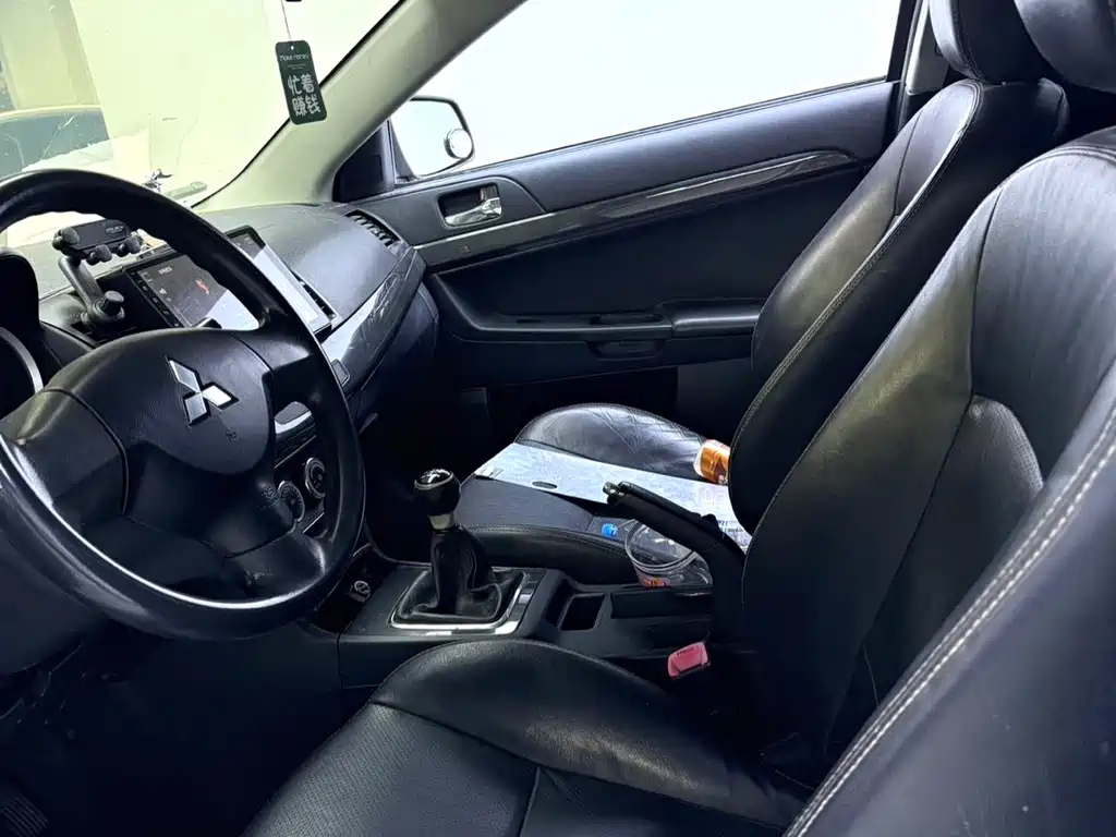 MITSUBISHI LANCER EX 2011