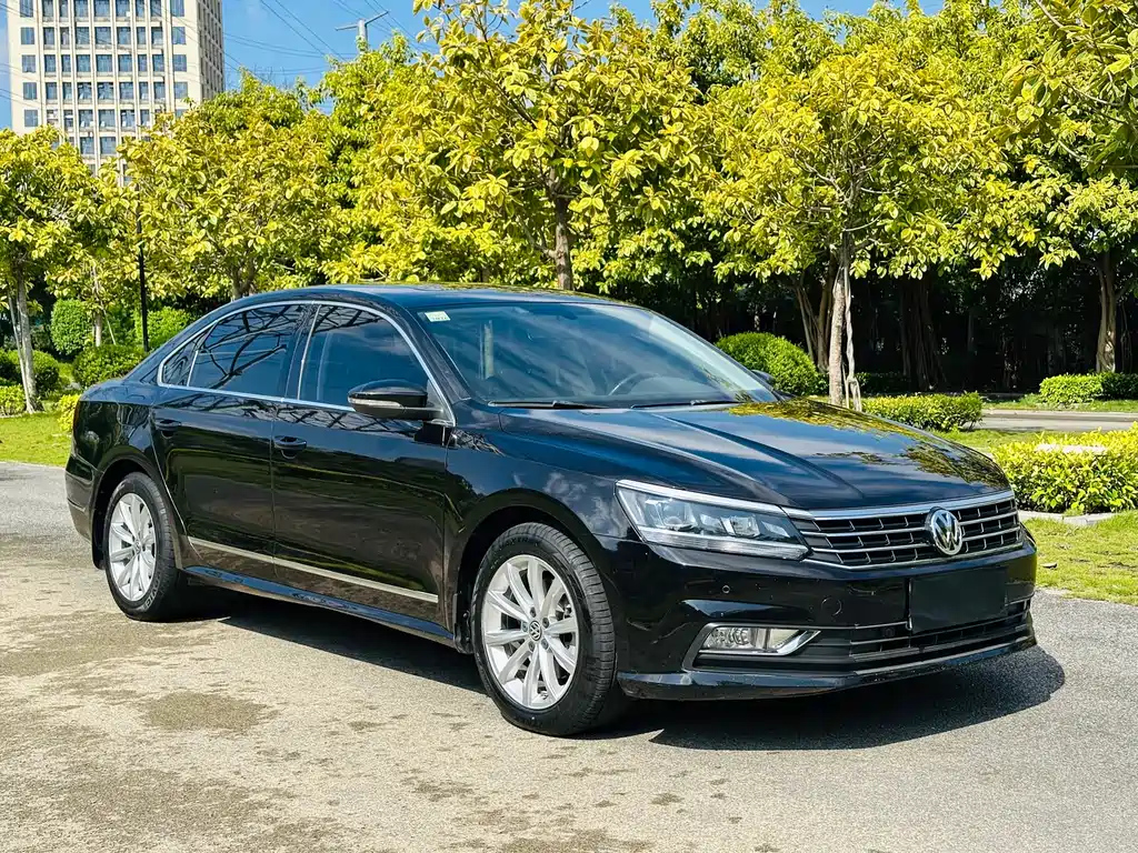 VOLKSWAGEN PASSAT 2018
