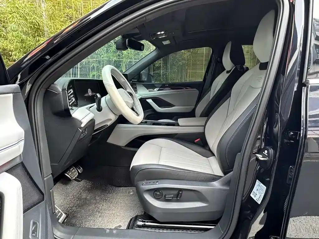 VOLKSWAGEN TIGUAN L 2025