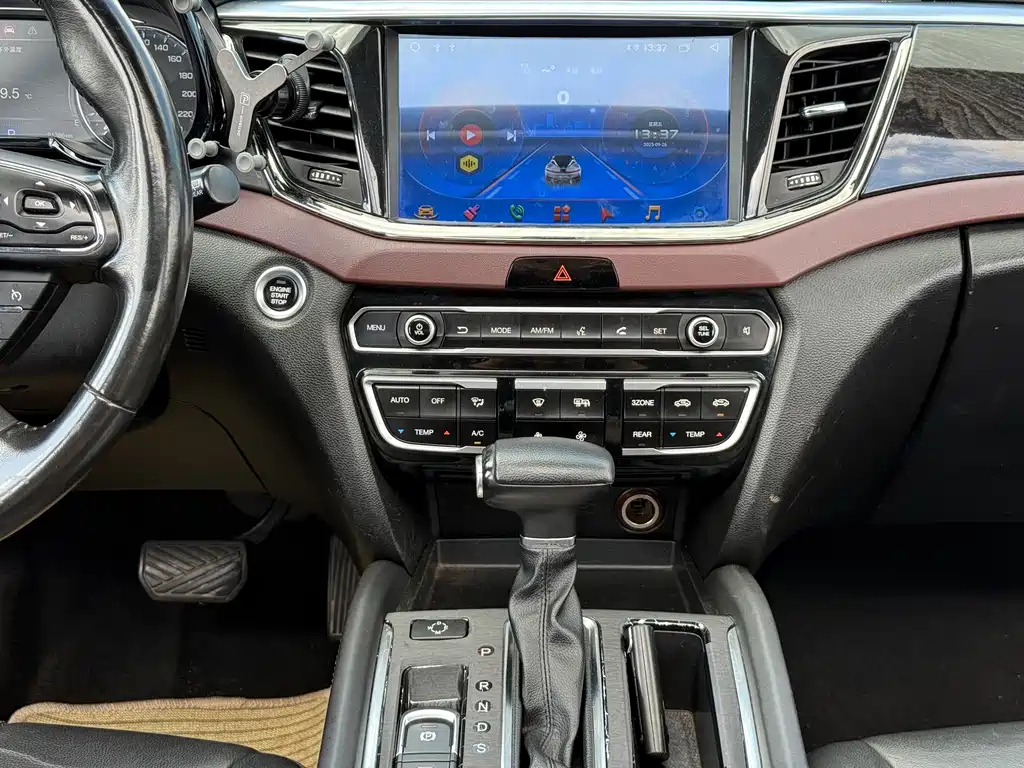 TRUMPCHI GS8 2017