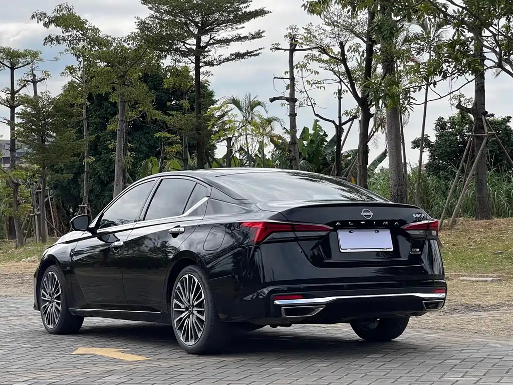 NISSAN TEANA 2023