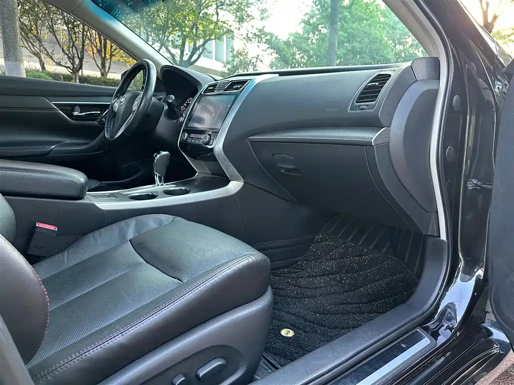 NISSAN TEANA 2018