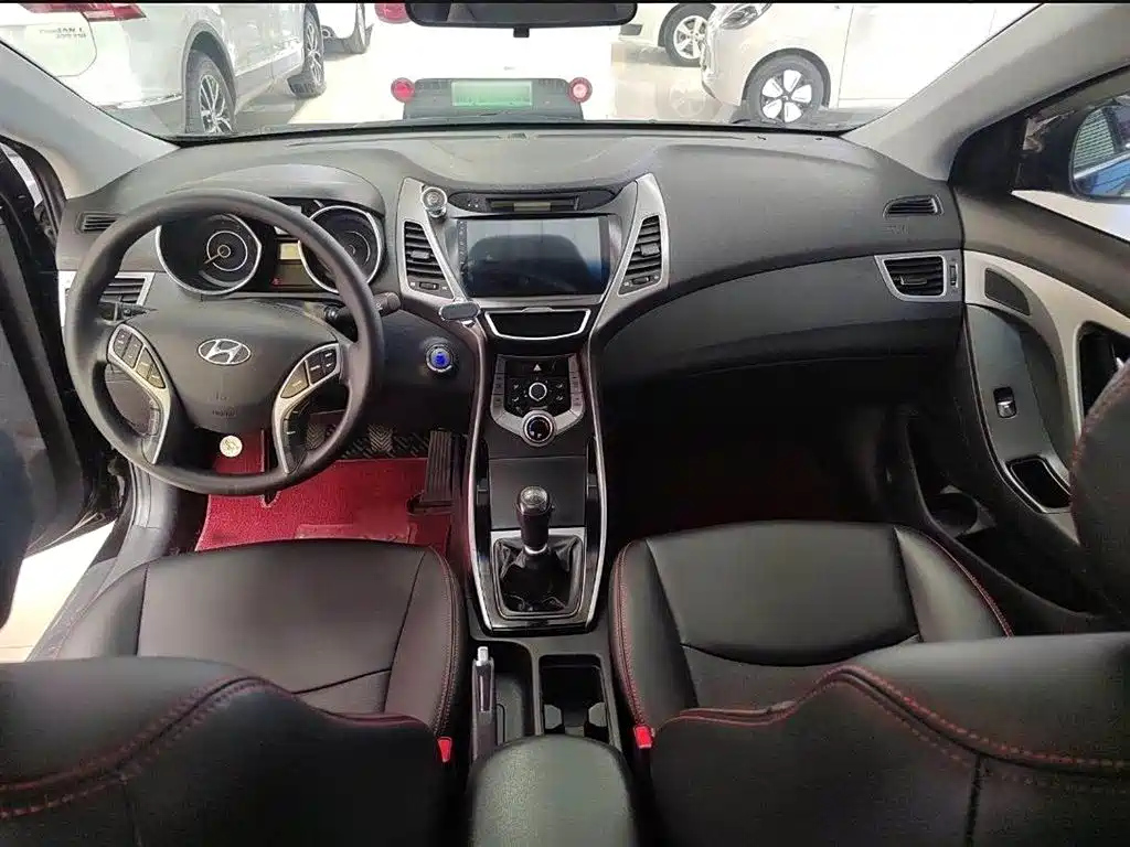 HYUNDAI ELANTRA 2015