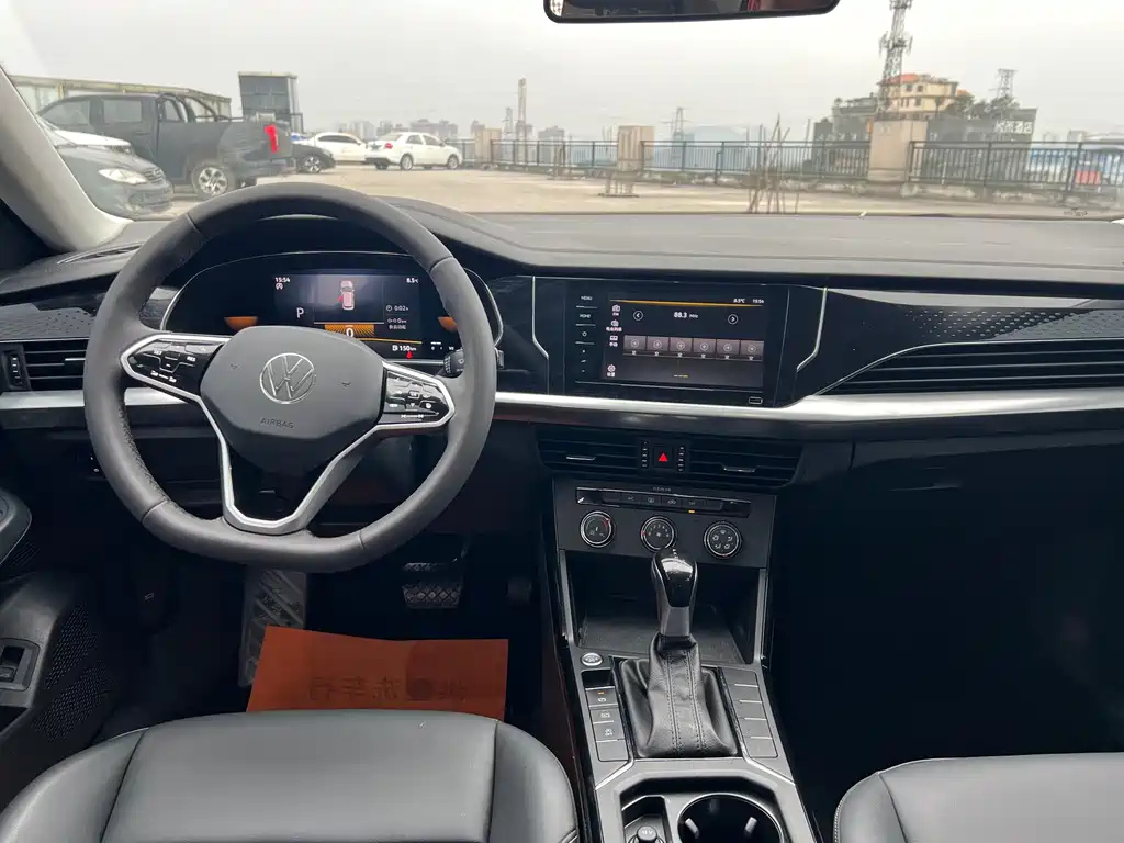 VOLKSWAGEN PASSAT 2022
