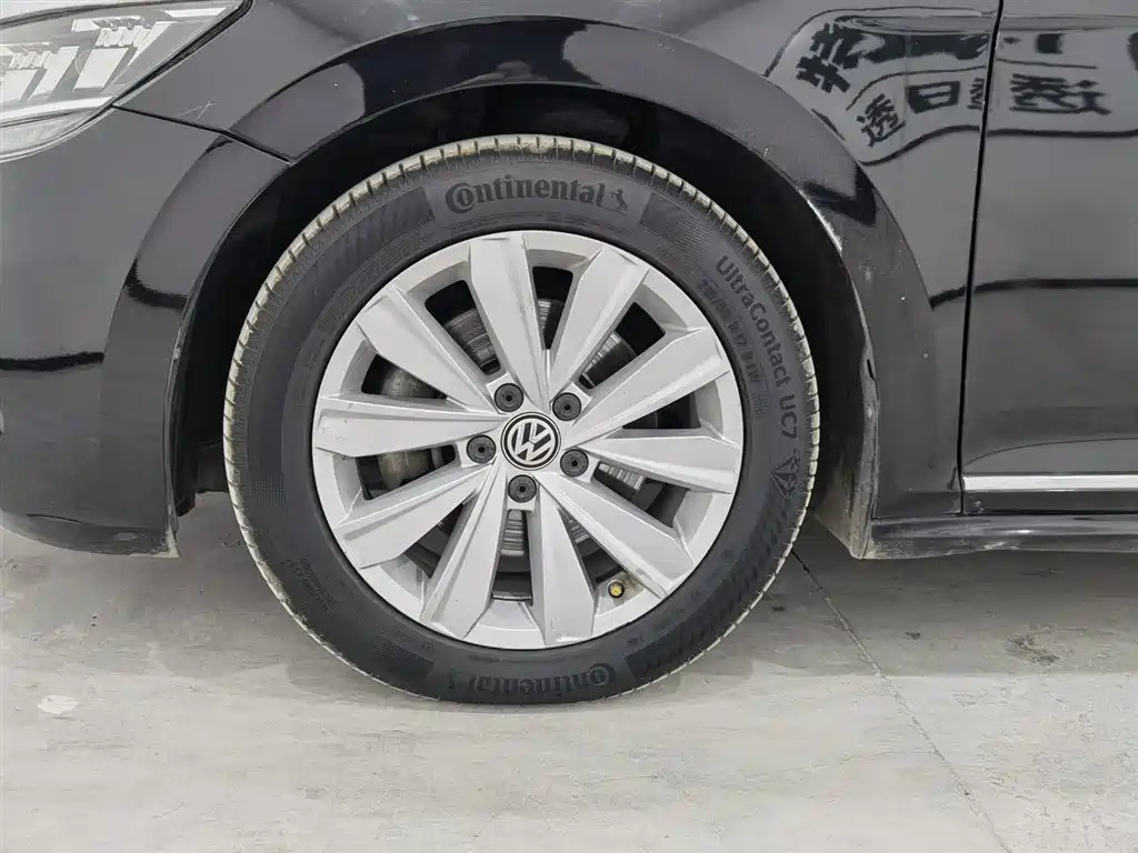 VOLKSWAGEN PASSAT 2019