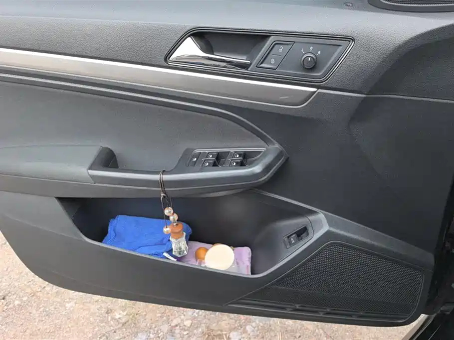 VOLKSWAGEN LAVIDA 2021