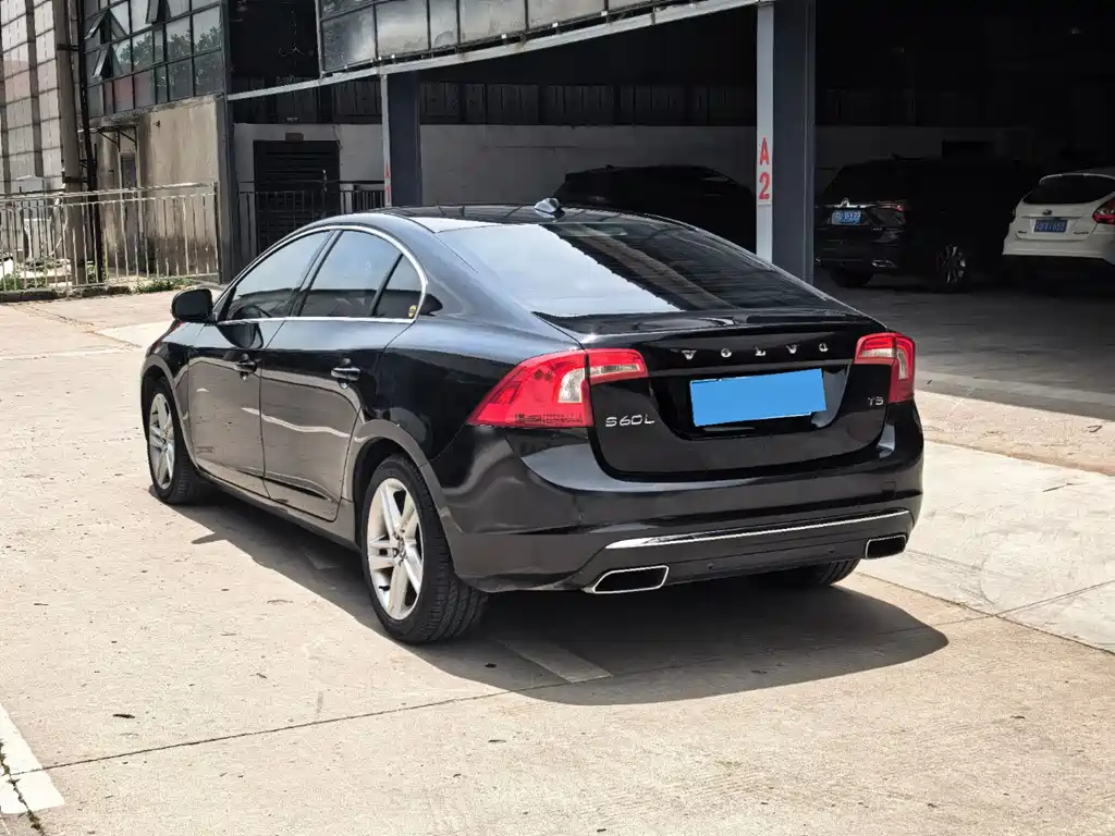 VOLVO S60 2014
