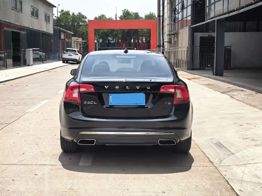 VOLVO S60 2014