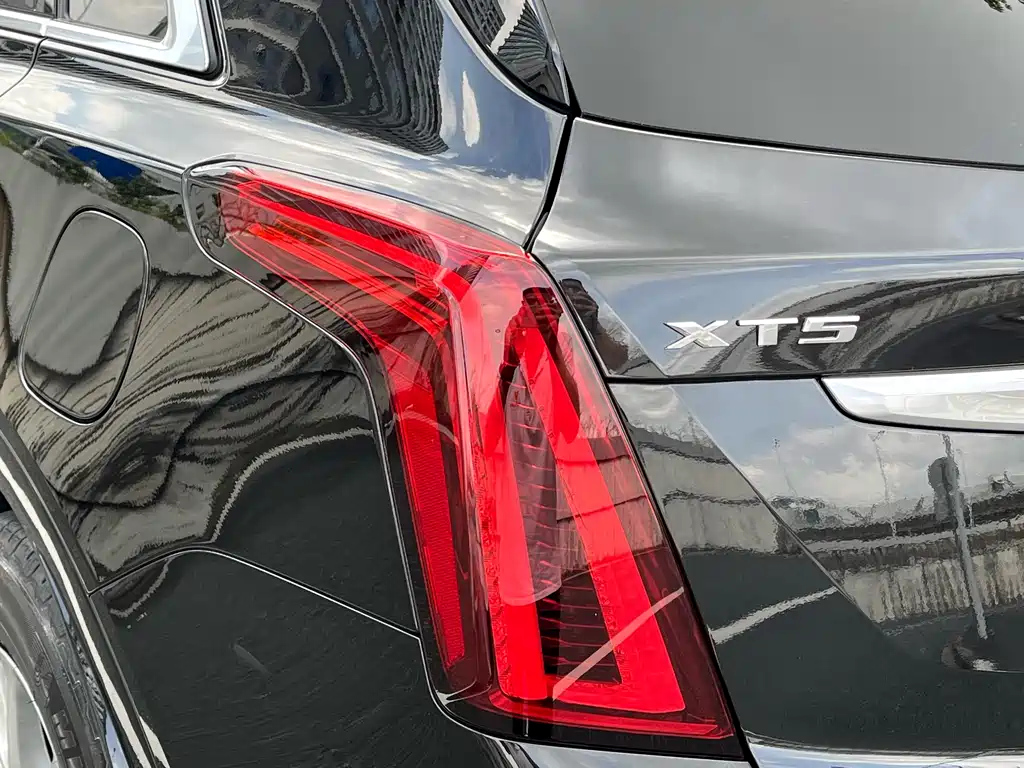 CADILLAC XT5 2021