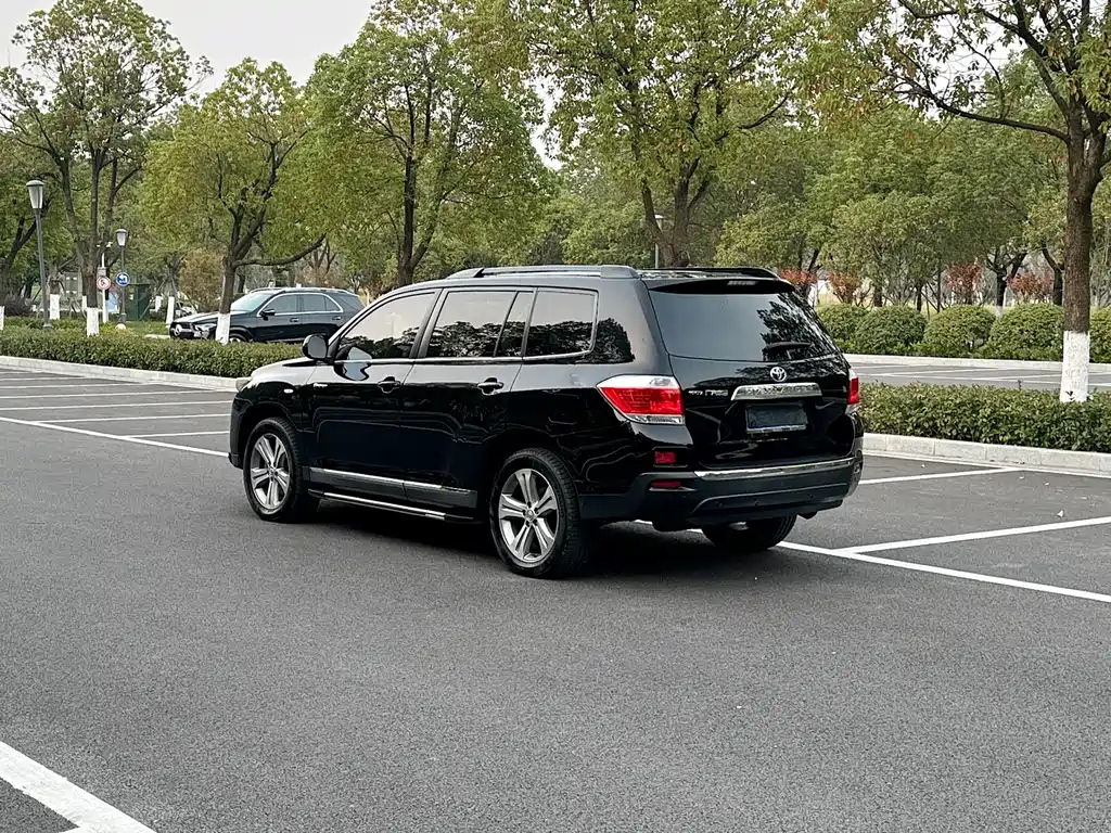 TOYOTA HIGHLANDER 2014