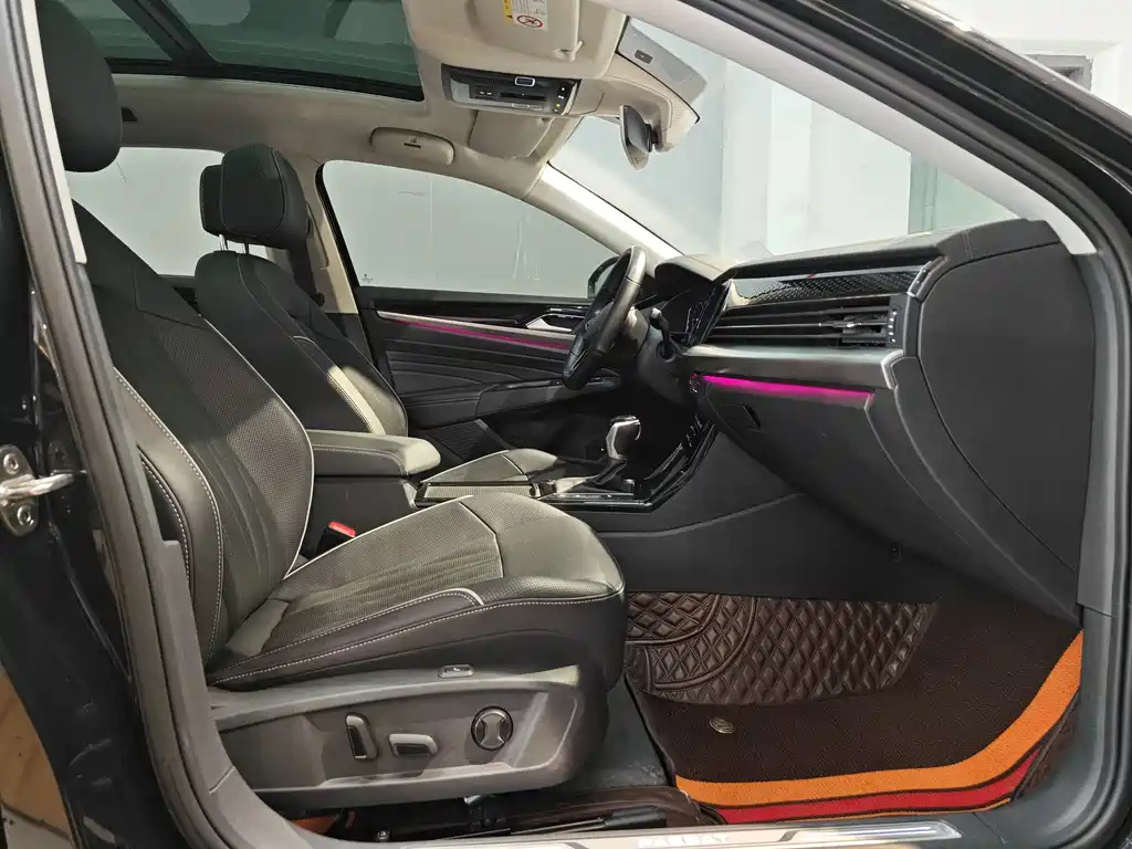 VOLKSWAGEN PASSAT 2022