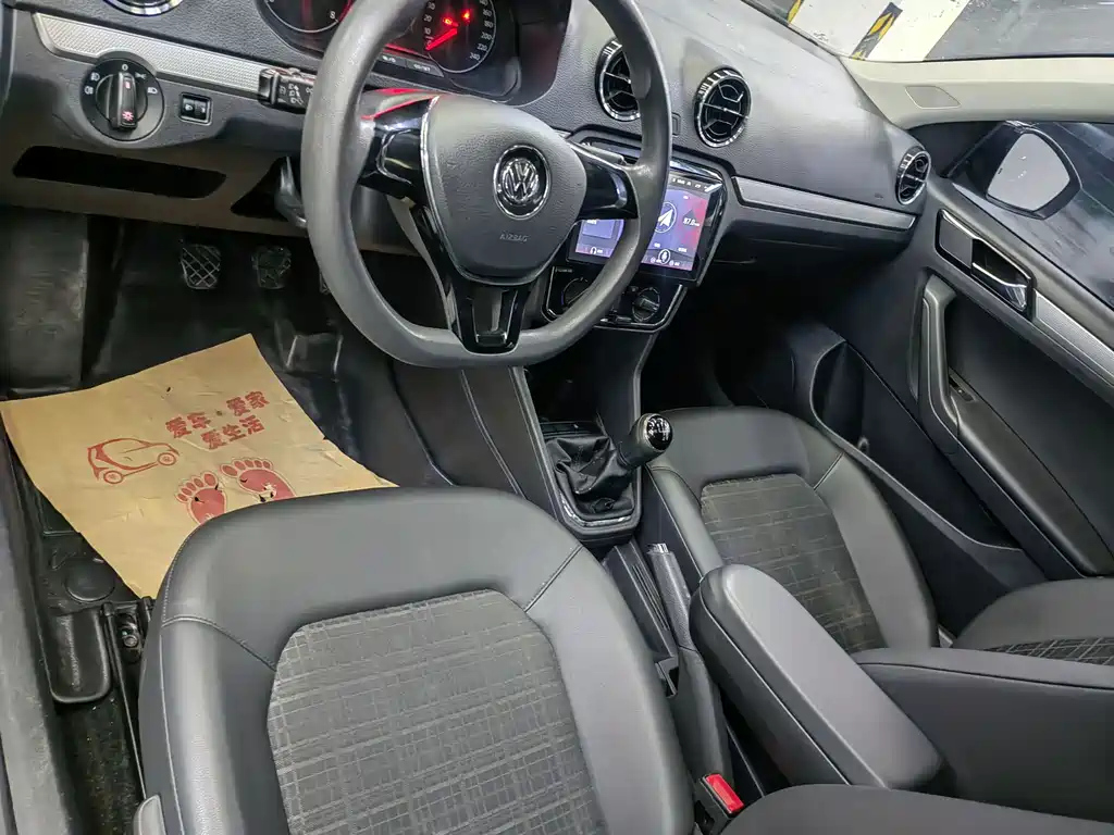VOLKSWAGEN JETTA 2017