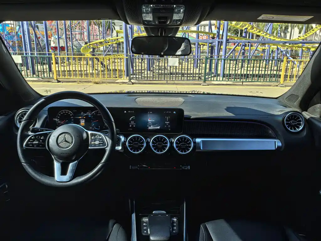 MERCEDES BENZ GLB 2023