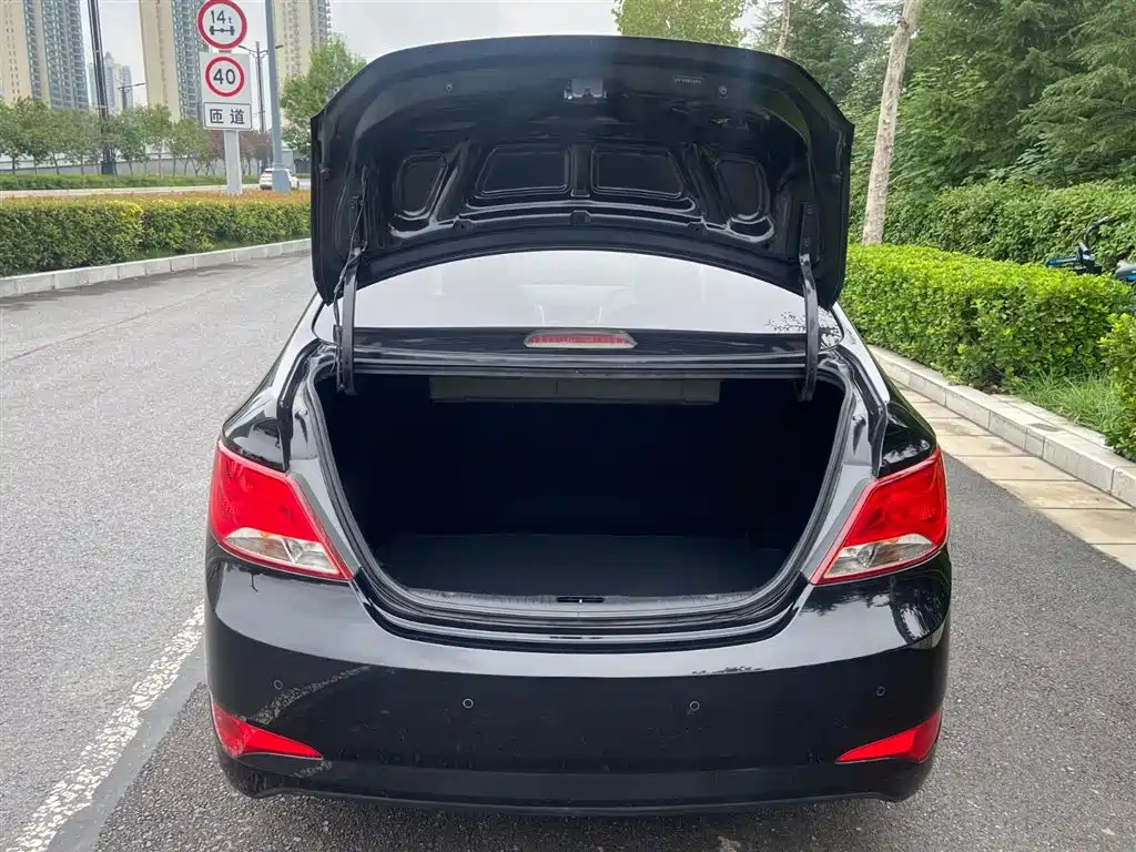 HYUNDAI RENA 2014