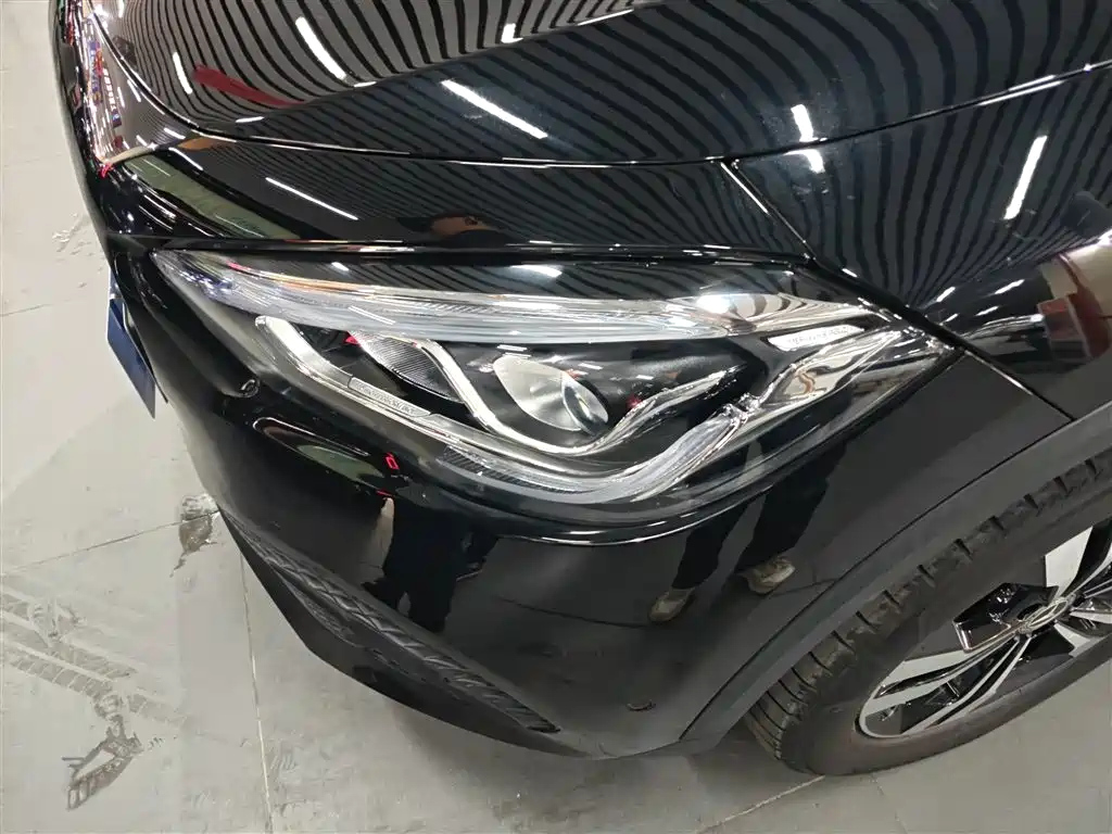 MERCEDES BENZ GLA 2023