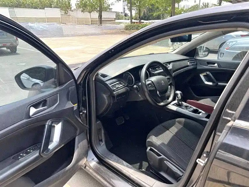 PEUGEOT 408 2019