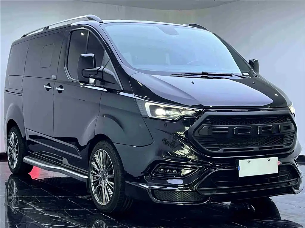 FORD TOUREO 2023