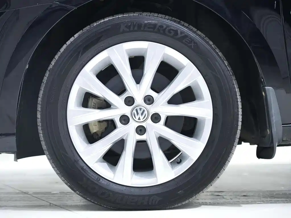 VOLKSWAGEN LAVIDA 2017