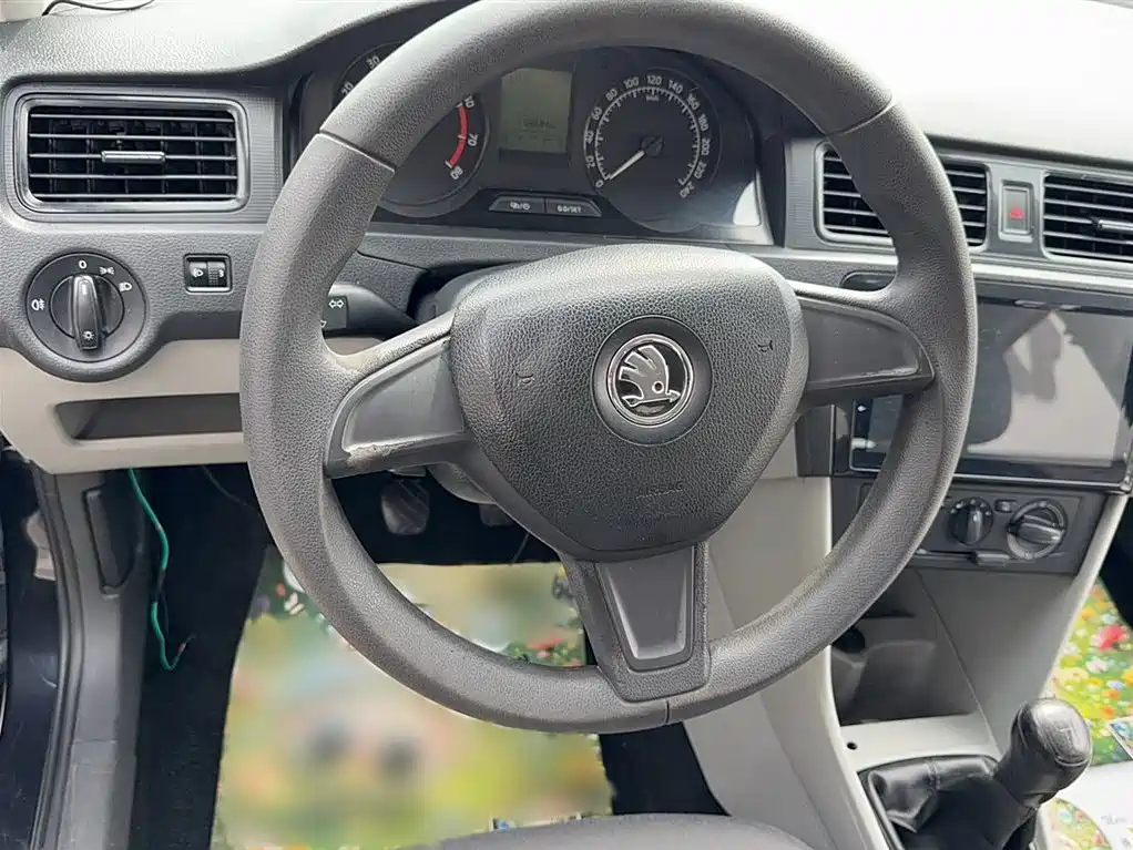 SKODA RAPID 2015
